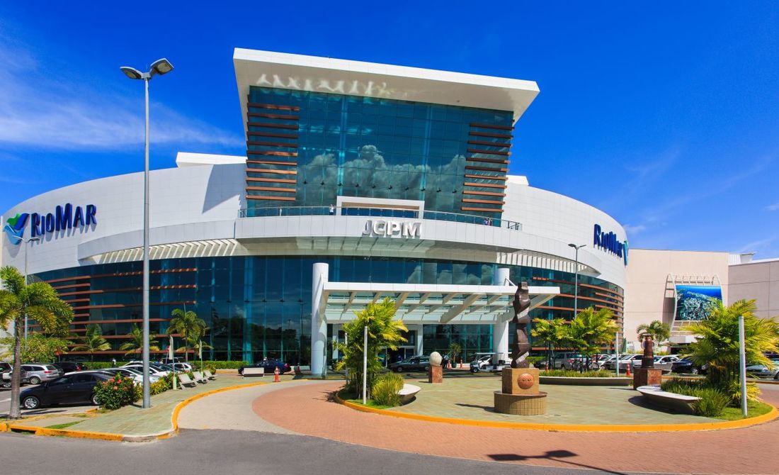 SHOPPINGS REABREM NESTA SEGUNDA-FEIRA COM CAUTELA E SEM FESTA